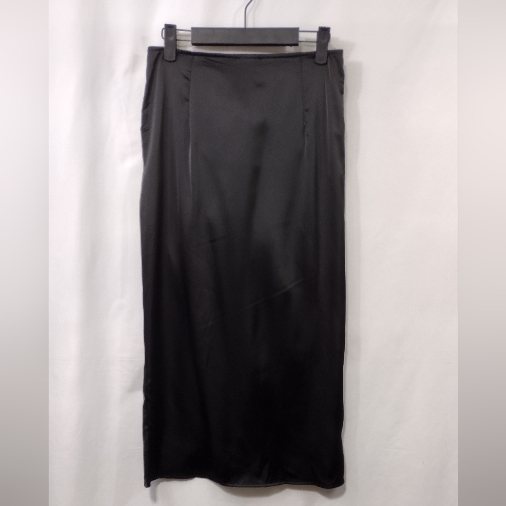 NWT Pretty Little Thing Satin Twist Front Midi Skirt Women's 6 Black Boho Retro - Picture 7 of 10